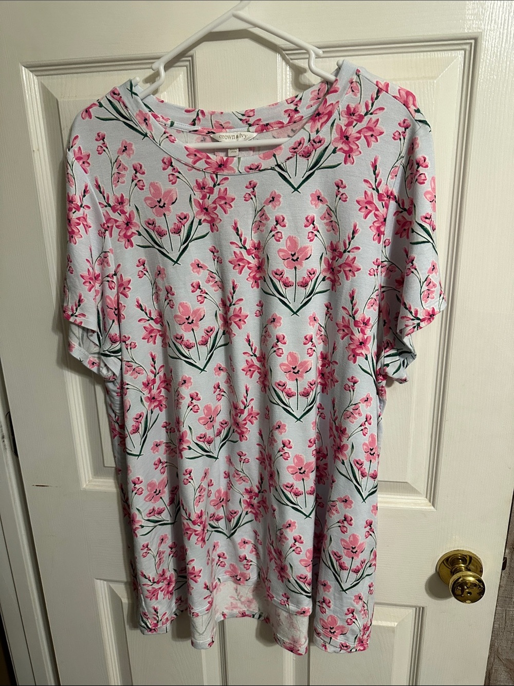 crown & ivy White Tee with Pink Floral Print